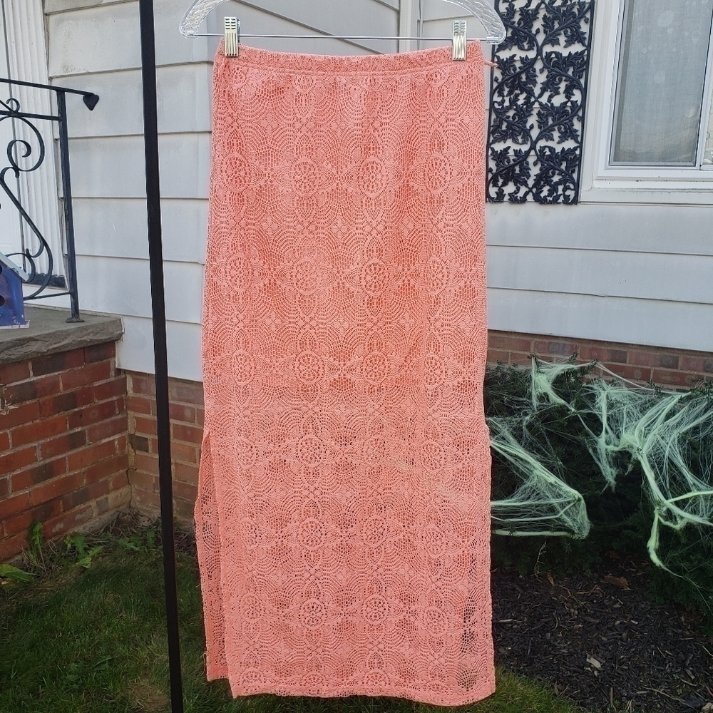 Bobbie Brooks Ladies Long Skirt w. Slits
